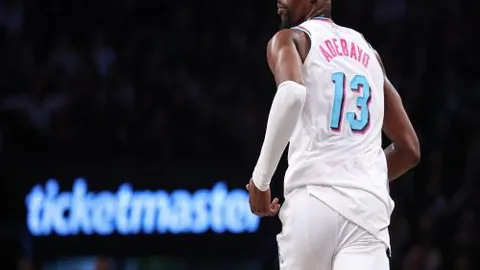 美国机器人巅峰对决：精彩击倒瞬间展播，28幕高潮，96热度热议